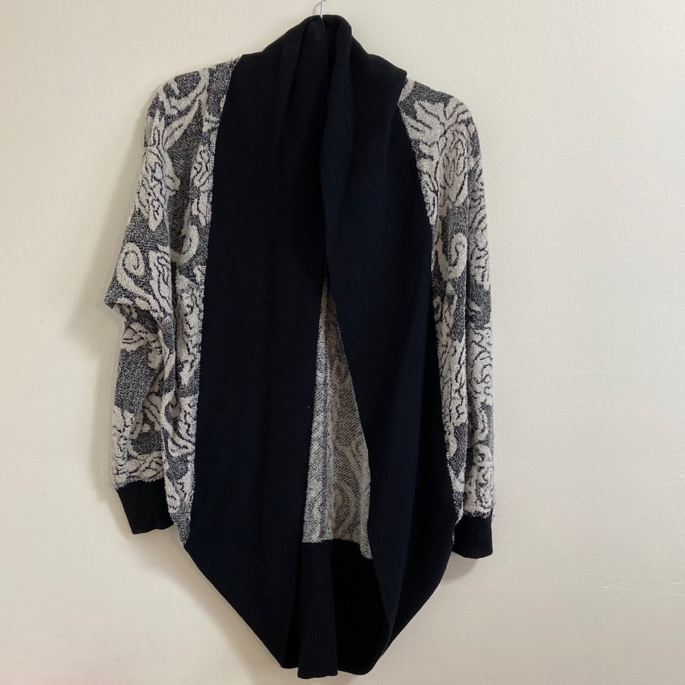 Women’s Soft White/Black Sweater